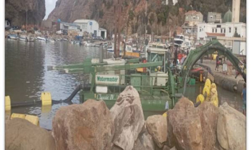 Travaux de dragage du port de pêche de Beni Haoua